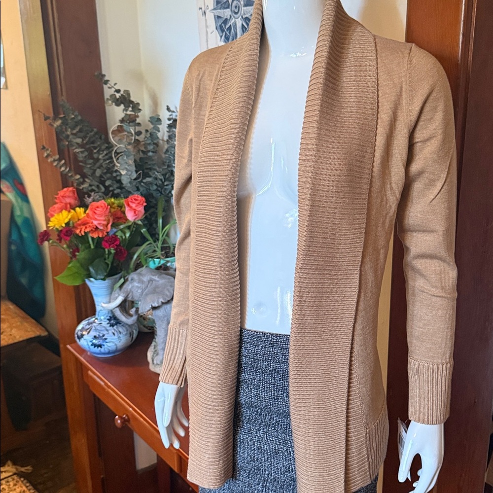 NWT international concept size small Women's Tan Open-Front Sweater